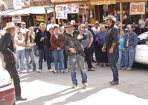 Arizona cowboys entertain tourists